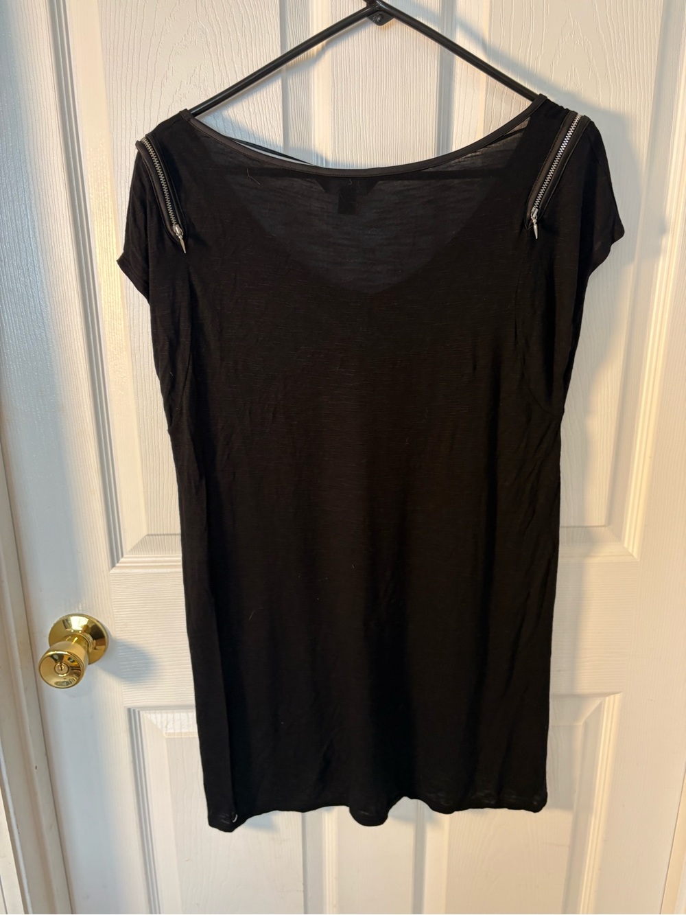 Rock & Republic Black V-Neck Tunic with Shoulder Zip Accents - Picture 5 of 6